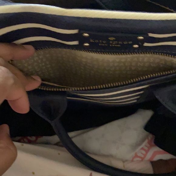 Medium Kate Spade Crossbody - Picture 5 of 11